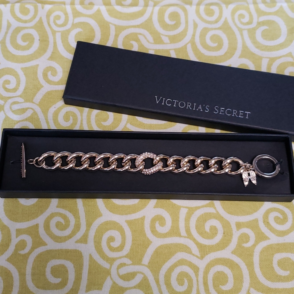 Victoria Secret Wings Charm Bracelet Nwt 25$